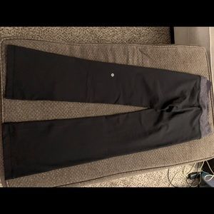 Lululemon leggings size 4 in great shape